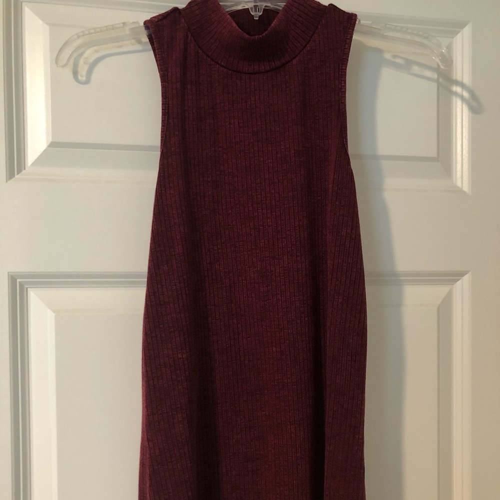 Gimmicks high-neck ribbed top